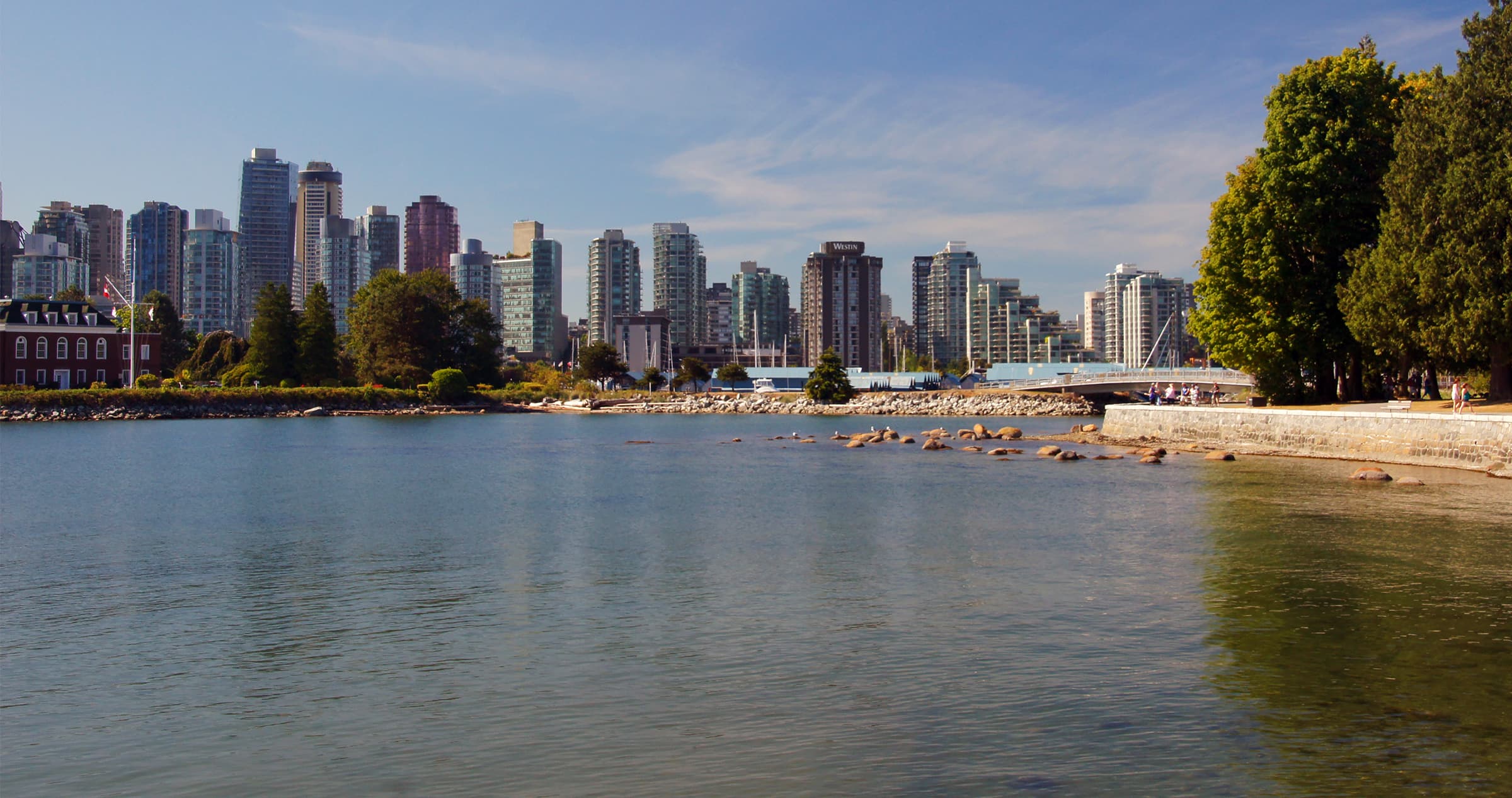 Vancouver et ses montagnes en arrière-plan